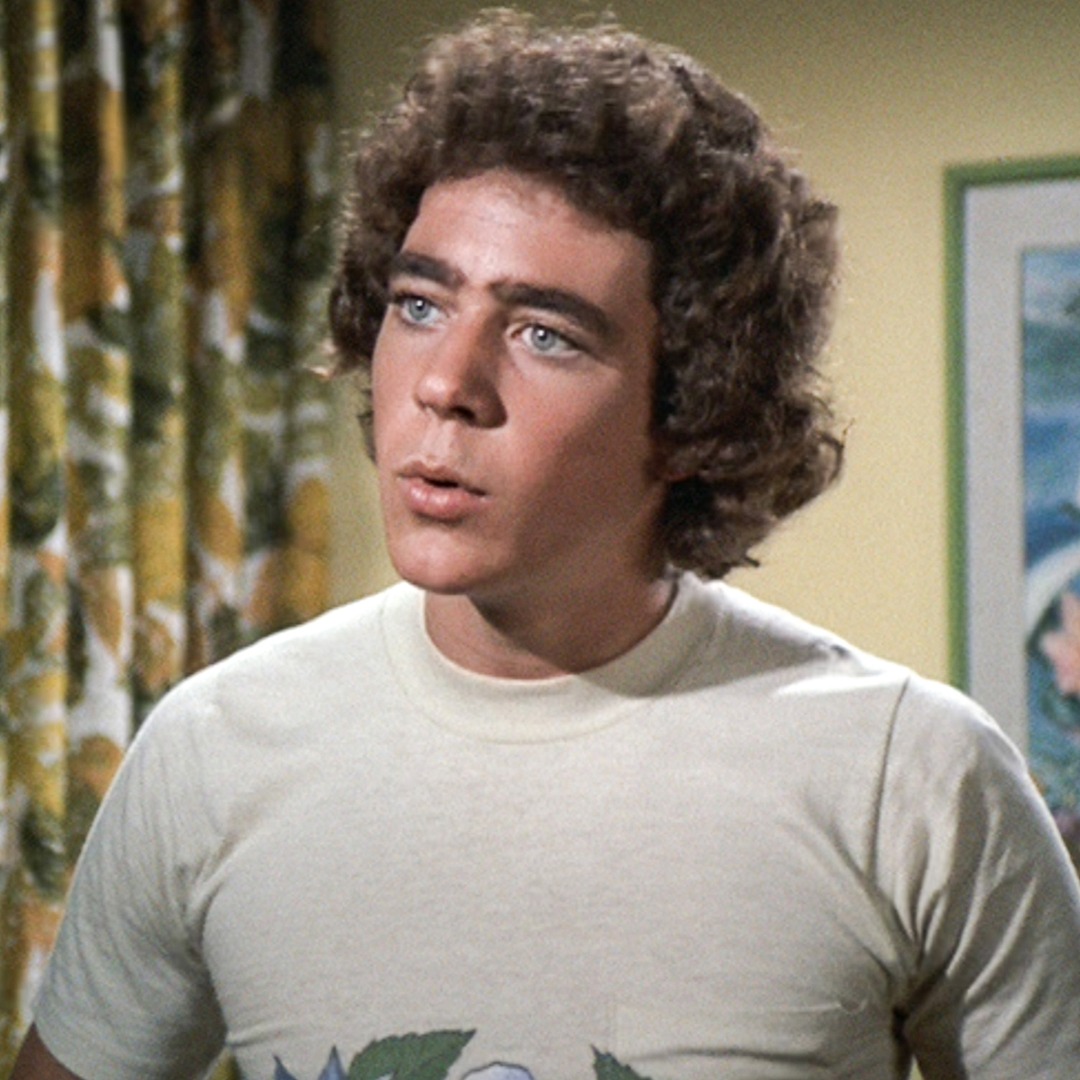 The Brady Bunch's Barry Williams Reflects on "Very Intense Years" in Rare Interview - E! Online - NewsOpener The Brady Bunch's Barry Williams Reflects on "Very Intense Years" in Rare Interview - E! Online